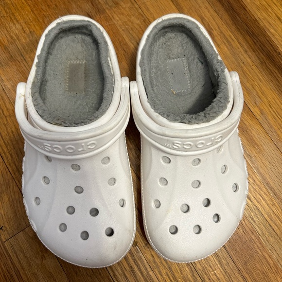 White Crocs/Grey Lining - Picture 4 of 4